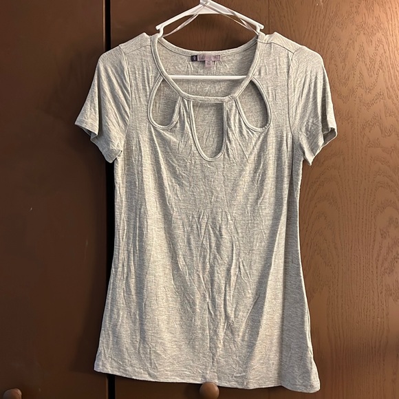 Gray tee - Picture 1 of 5